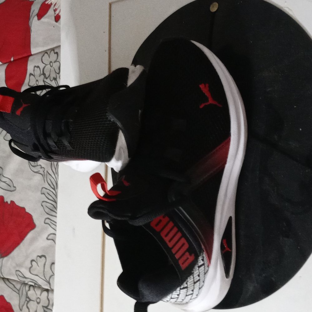 Puma Sneakers